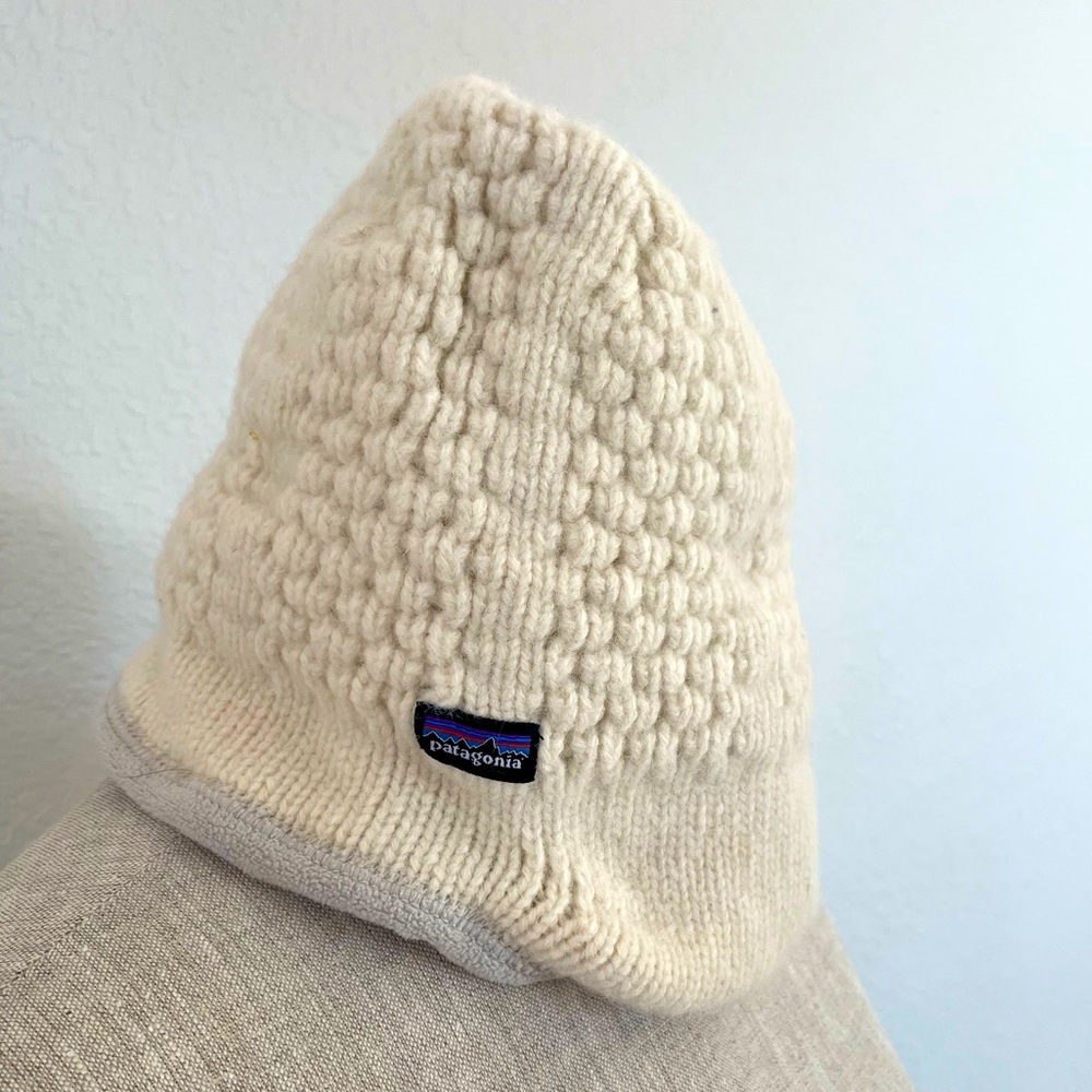 Women’s Patagonia cable knit Merino will beanie